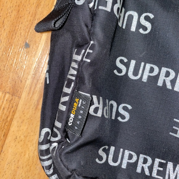 Supreme 3M Reflective Repeat Shoulder Bag Black 100% Authentic - Picture 2 of 5